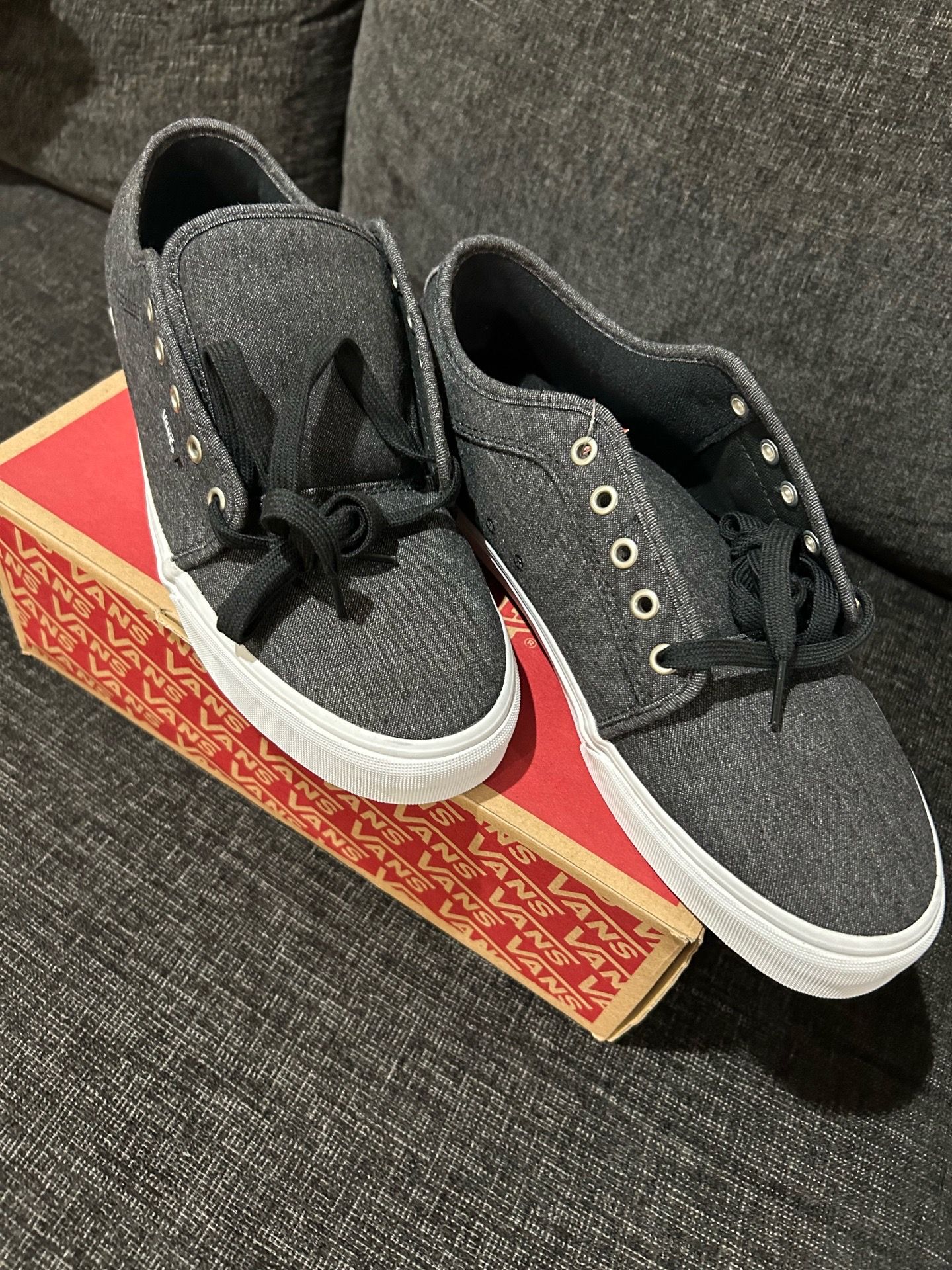Vans shoes BRAND NEW Size 11