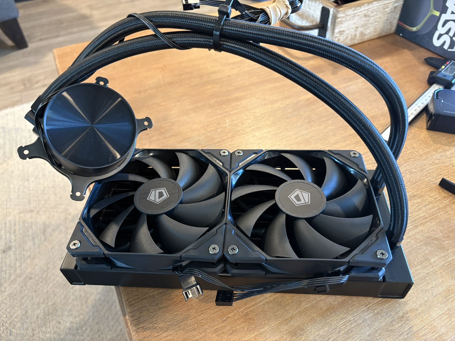 ID-COOLING AIO LIQUID COOLER - FX240 PRO - READ DESCRIPTION!!