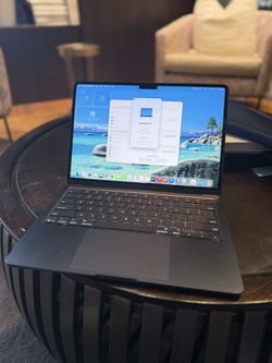 Apple MacBook Air 13” M4 16GB Ram 256SSD