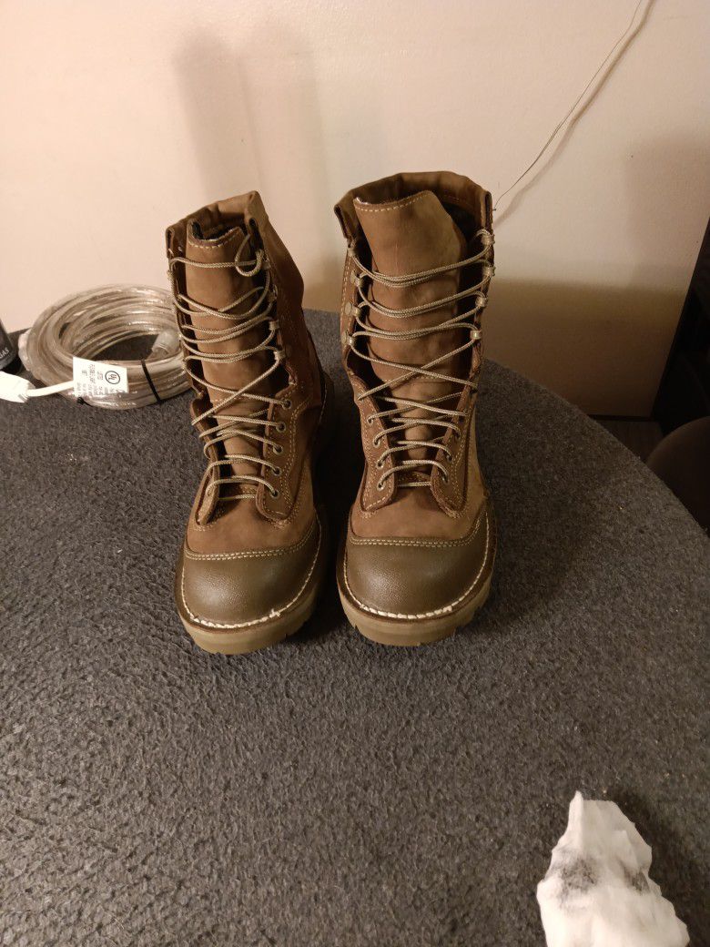 USMC  Danner Insulated Cold Weather Combat Boots Size 10R