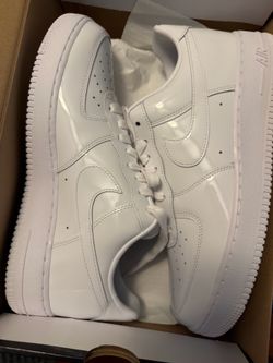 Air Force 1’s white Patent leather 10.5