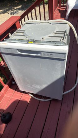 Dish Waher GE ( Model In the Pictures) For Parts