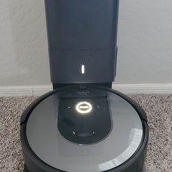 Roomba Robot Vacuum I8+ & Self Emptying Base, 2x Upgraded Battery 