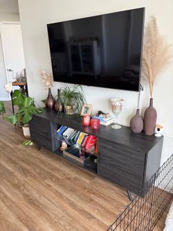 Selling TV Stand