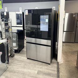 🔥SAMSUNG BESPOKE 29 CUBIC FT. FAMILY HUB REFRIGERATOR WITH BEVERAGE CENTER AND ICE MAKER🔥