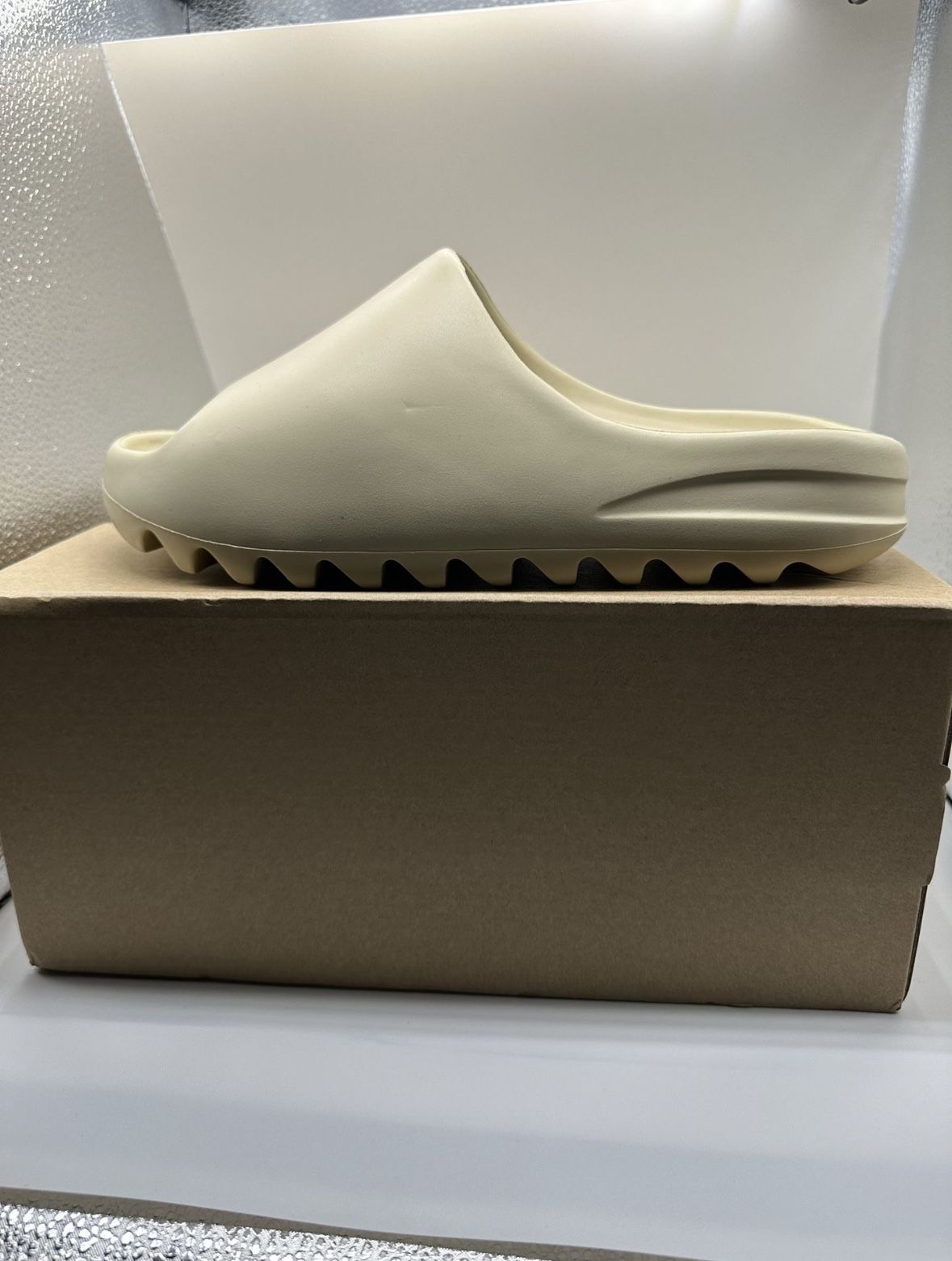 Yeezy Slide Bone Onyx