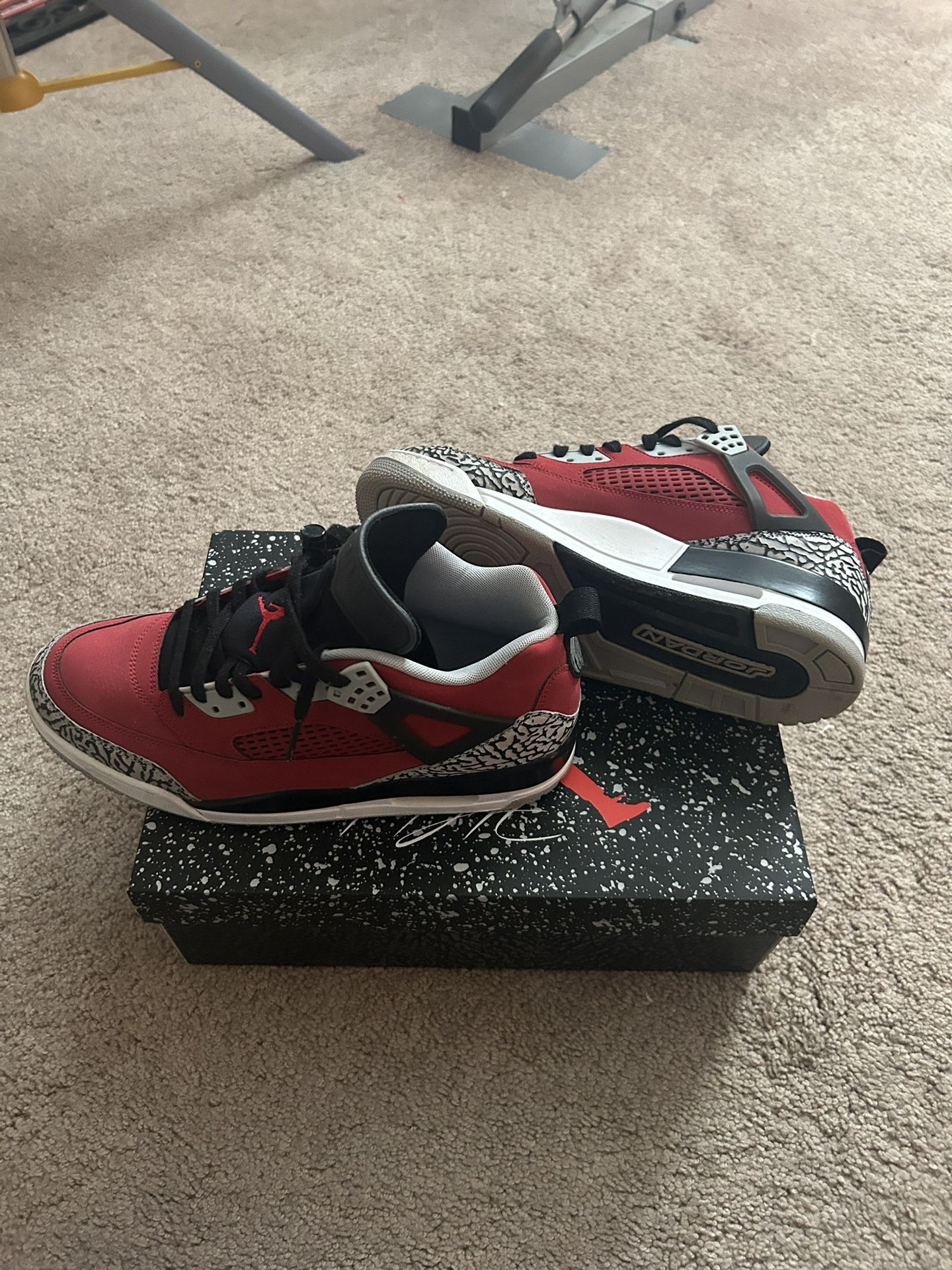 Jordan Spizike Low