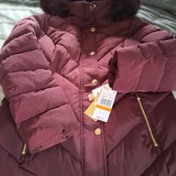 Michael Kors
Women's medium Faux-Fur-Trim Hooded Puffer Coat