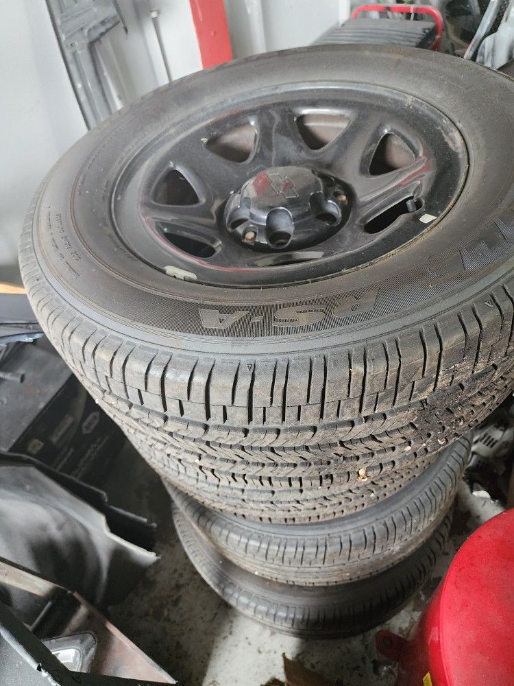 Chevy Tahoe PPV Wheels and Tire..265 60 17 Tires