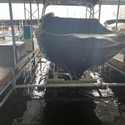 Boat Lift - Rated at 6,500 lbs