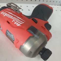 Milwaukee new 1/4" Impact fuel 12M surge hydraulic variable speeds nuevo