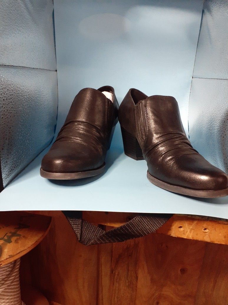 Shoe