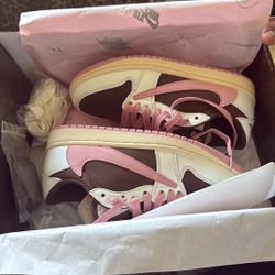 Travis Scott Dark Pony Pink Size 6