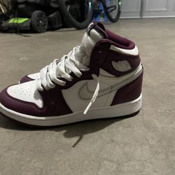 Jordan 1 Brodeaux Size 5.5