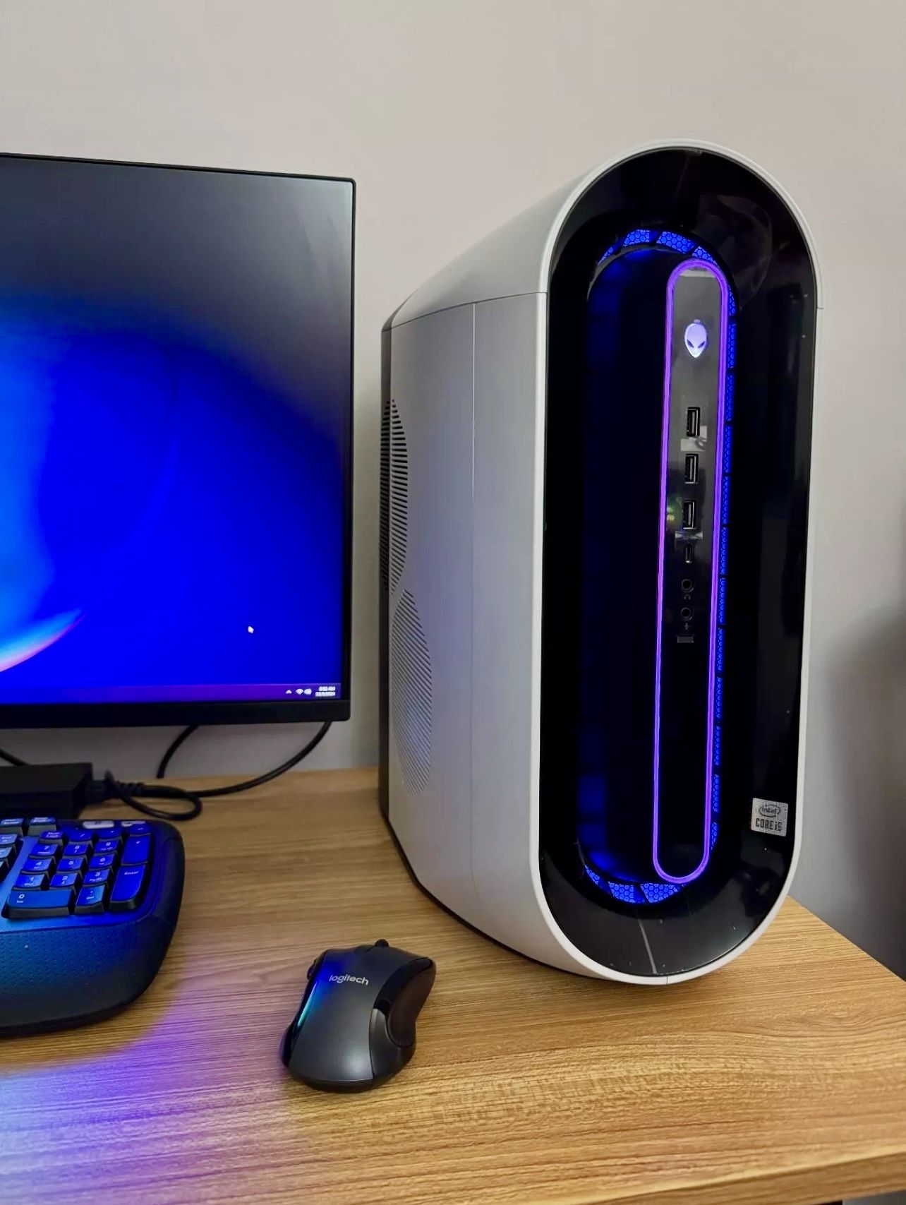 AlienWare Gaming Desktop Aurora R11 • intel Processor • for Sale in Los ...