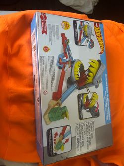 Mattel Hot Wheels City Shark Chomp Beach