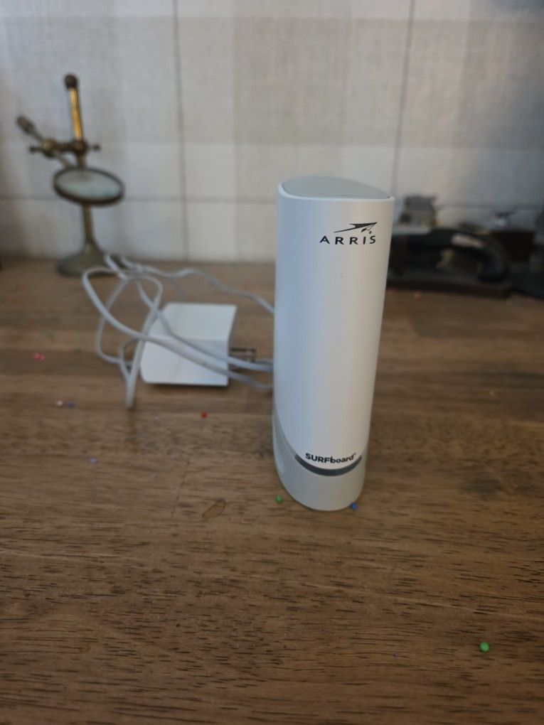 ARRIS (S33) - Cable Modem 