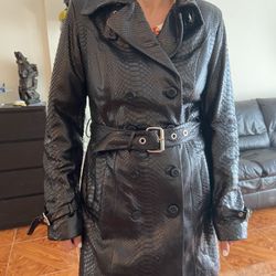 100% Python Leather Women’s trench - excellent Condition 
