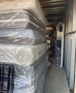 Queen memory foam New
