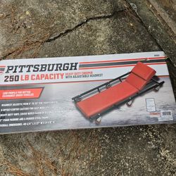 PITTSBURGH AUTOMOTIVE 250 lb. Capacity Creeper With Adjustable Headrest