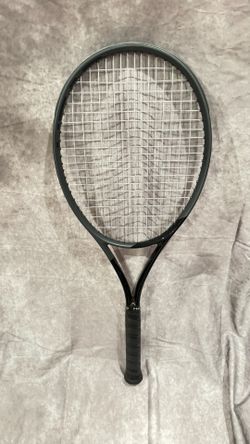 Head Speed MP 4 1/8. Strung @ 52lbs with Alu Power. Flawless condition.