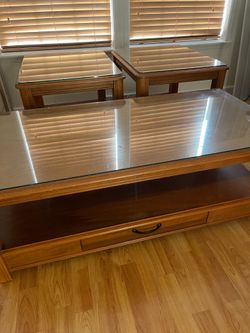 Coffee table with 2 Side tables
