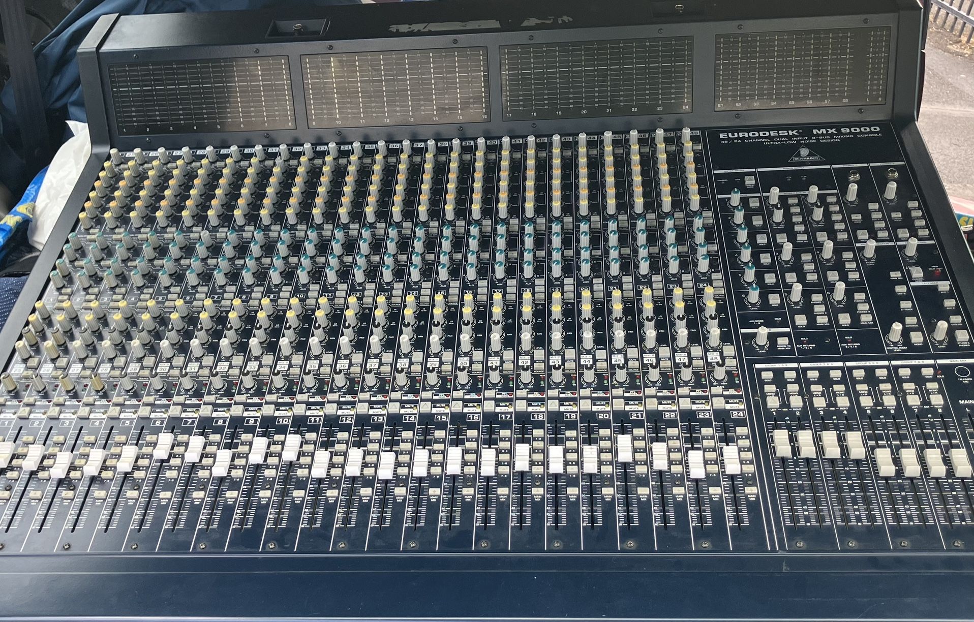 Beginner Mx9000 Euro Desk Mixer