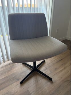 PUKAMI Criss Cross Chair,Comfy Cross Legged Office Desk Chair No Wheels,Modern Fabric Swivel Adjustable Height Mid Back Wide Seat for Home Office Comp