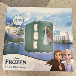 NWT Disney frozen portable 6-Cans Mini Fridge