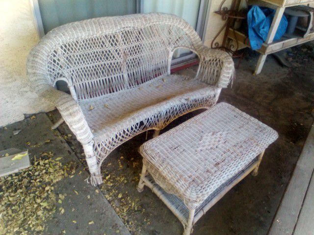 4 PIECE WICKER Set Outdoor Patio Furniture Bench 2 Chairs and Table Garden White Large Shabby Chic Rustic  Porch Backyard Yard BBQ Sofa 