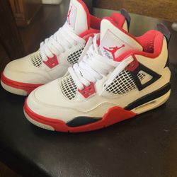 Jordan 4 “fire Red” 
