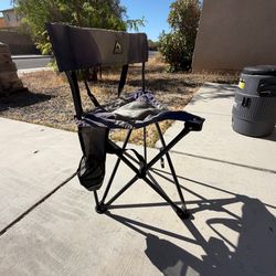Tripod stool with back folding chair