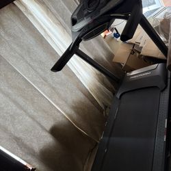 Treadmill 