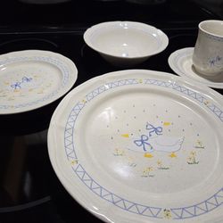 Anchor Dinnerware - Stoneware 8 Piece Dinnerware Set