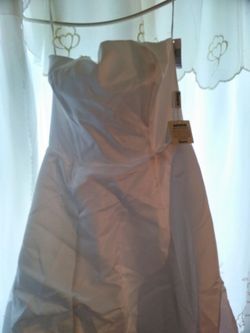 wedding dress they found, vestido de novia descubierto