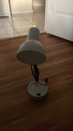 Desk lamp