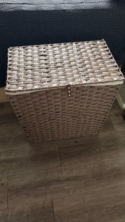 Clothes hamper canasta de ropa