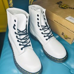 New Beautiful Women’s 1460 Dr. Doc Martens Fashion Boots Shoes Size 9 White Black Yellow 