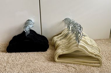79 Kids Velvet Hangers
