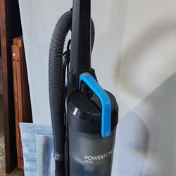 BISSELL Power Force Helix Bagless Vacuum Cleaner – Like New! Works Great! 