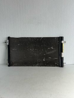 (6260) 19-23 Cadillac Xt4 21-23 Buick Envision AC Condenser 2019 2020 2021 2022 2023