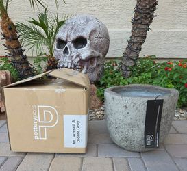 Potterypots 13.58 in. Mt. Russell Diorite Grey Ficonstone Indoor Outdoor Planter with Drainage Hole (13.58 in. W x 11.42 in. H)