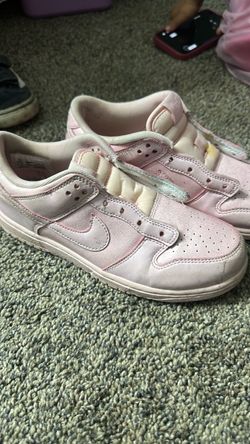 Nike Dunk Low Pink Low-Top Sneakers