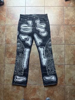 Who decides war jeans