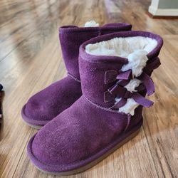 Semi Used Suze 9 UGG Boots