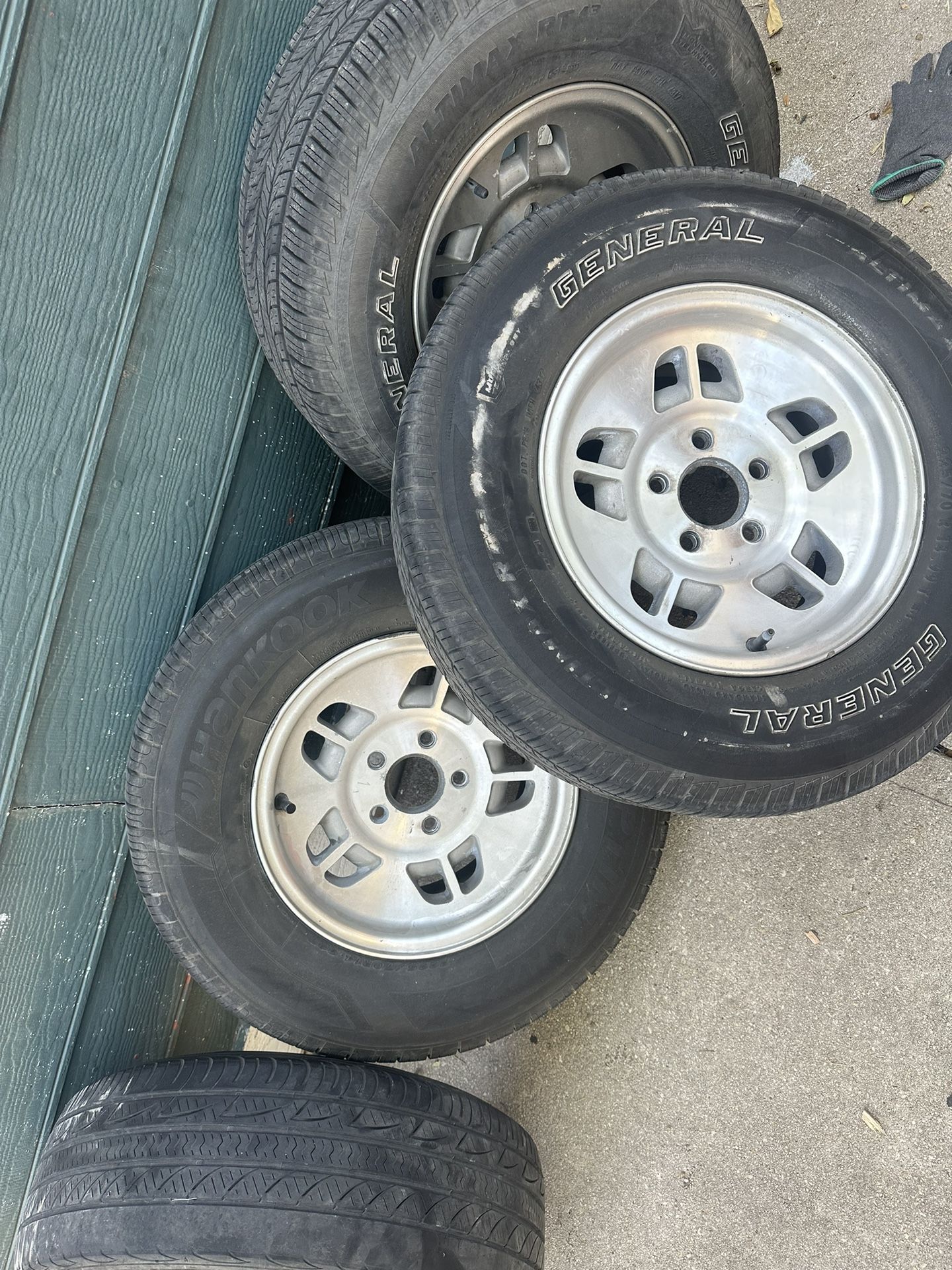 Four 1997 Ford Ranger Rims