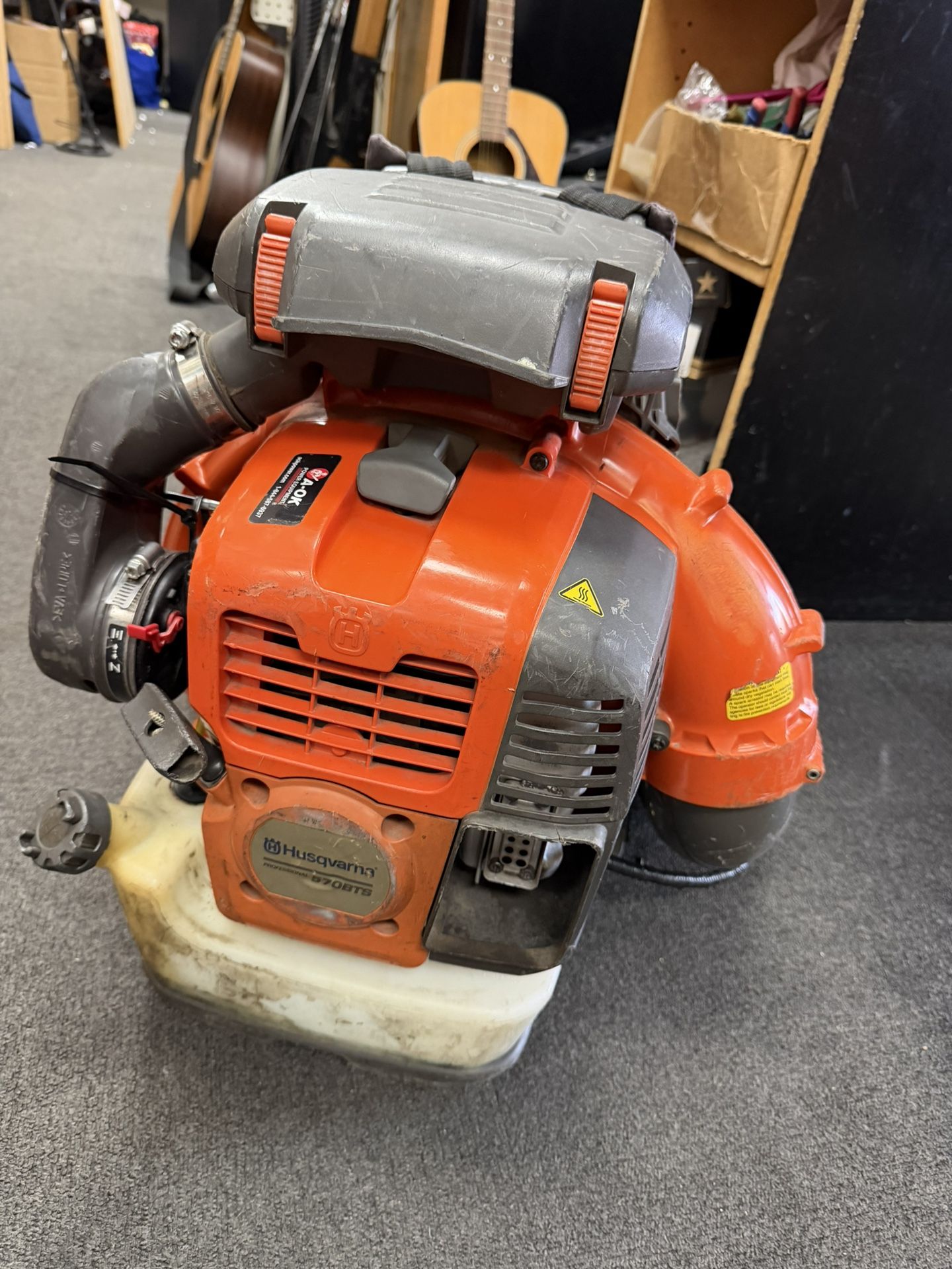 Husqvarna 570BTS Backpack Leaf Blower 66cc 2 Cycle 972 CFM 236 MPH