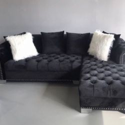 Black Velvet Royal Sectional (New In Box 📦)