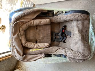 BABY CARRIER- (INFANT CAR SEAT)