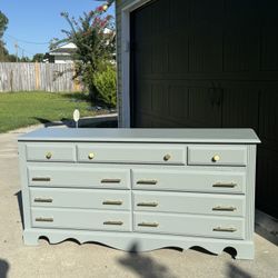 Elegant 7x Drawer Dresser 
